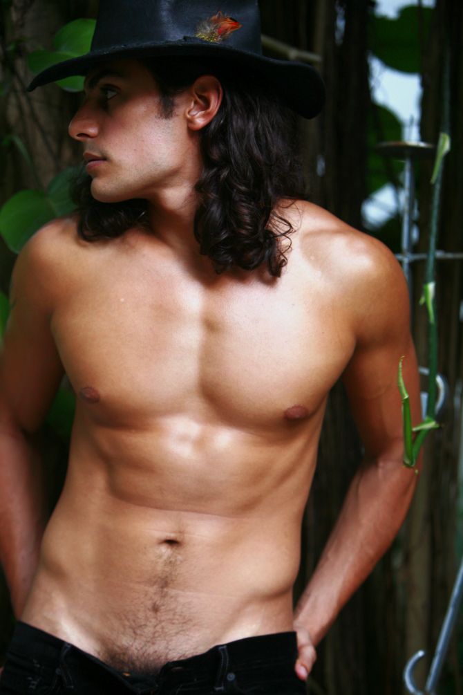 Male model photo shoot of Brandon DeAnda by Jeffrey Booze  in Miami Beach, FL