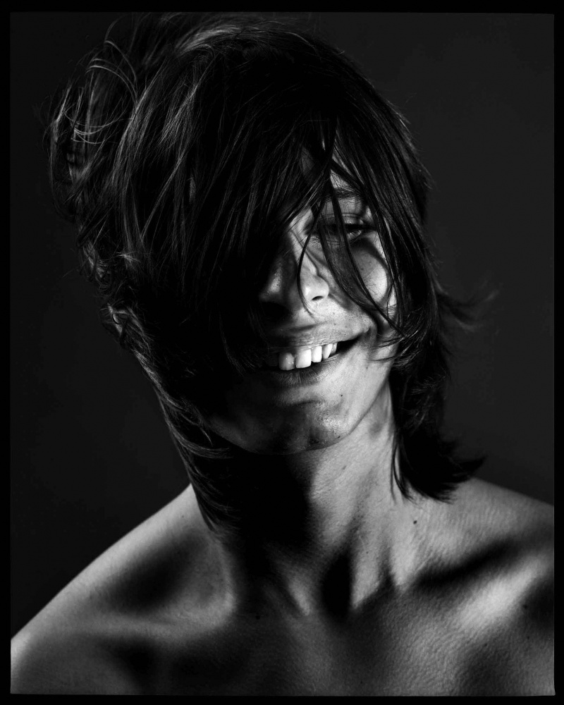 Male model photo shoot of le vince in Paris