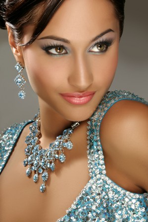 Female model photo shoot of Sadaf Ismail