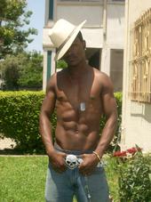 Male model photo shoot of Leon Collins in Front Yard