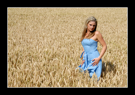 Male model photo shoot of grahamh in Corn Field