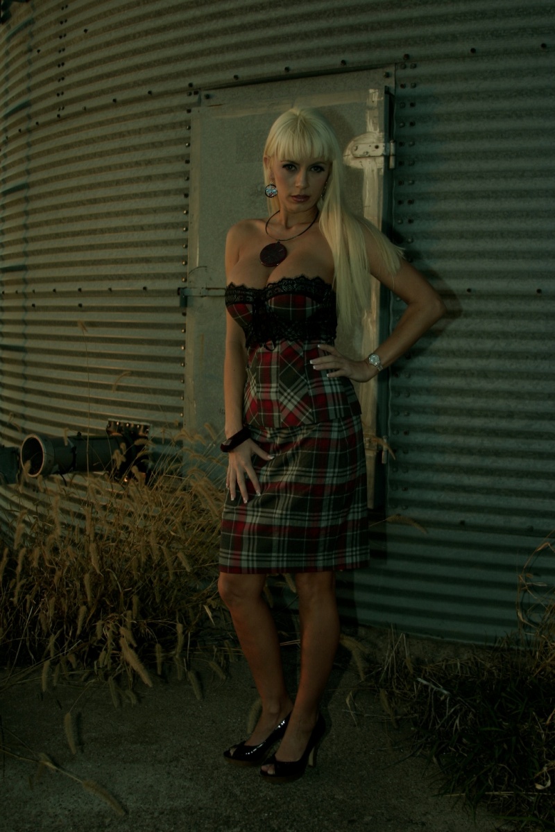Female model photo shoot of The Original Elektra in DSM