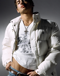 Male model photo shoot of Roberto Chavez