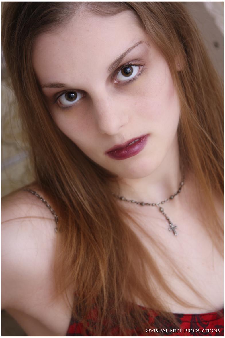 Female model photo shoot of Vyxcen1103