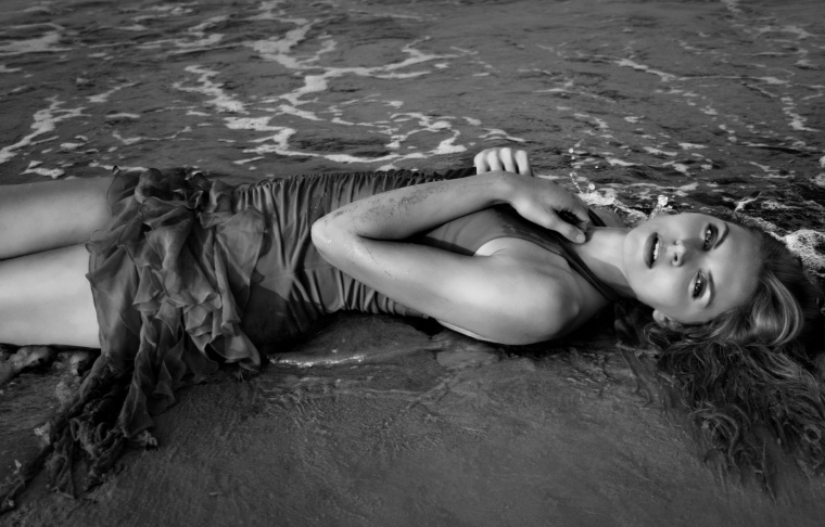 Female model photo shoot of Therin by Yves Duchamp - Femme