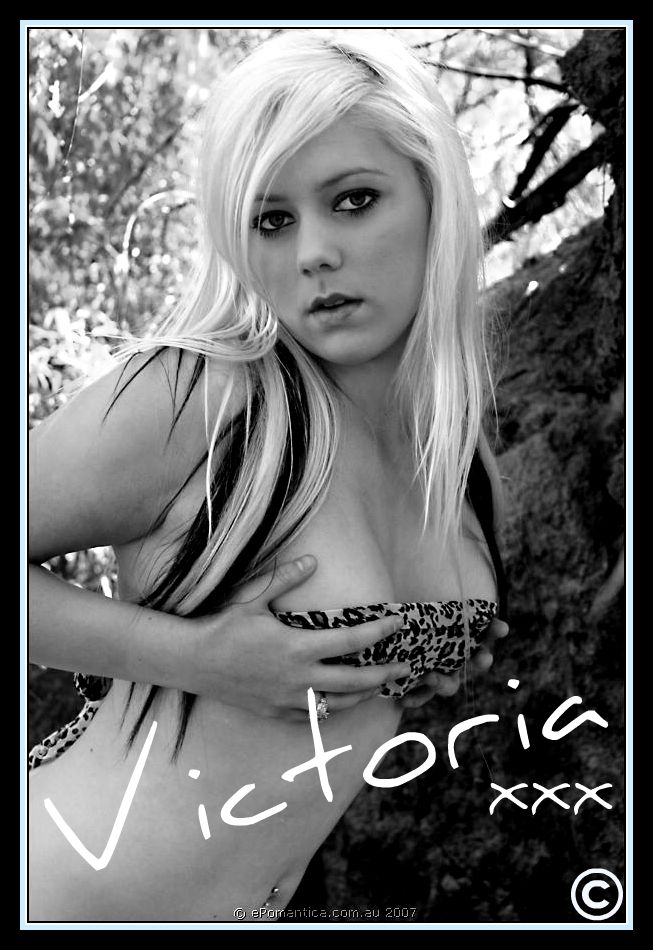 Female model photo shoot of Victoriaxx in Swan Hill