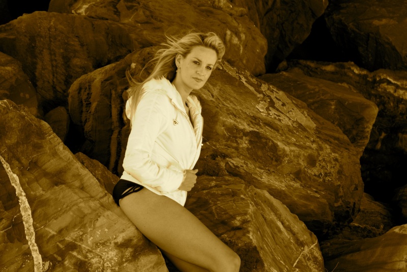 Female model photo shoot of Belinda Smith 