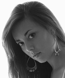 Female model photo shoot of Giovanna Valeria