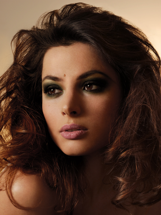 Female model photo shoot of Marina Eva, makeup by caroxine