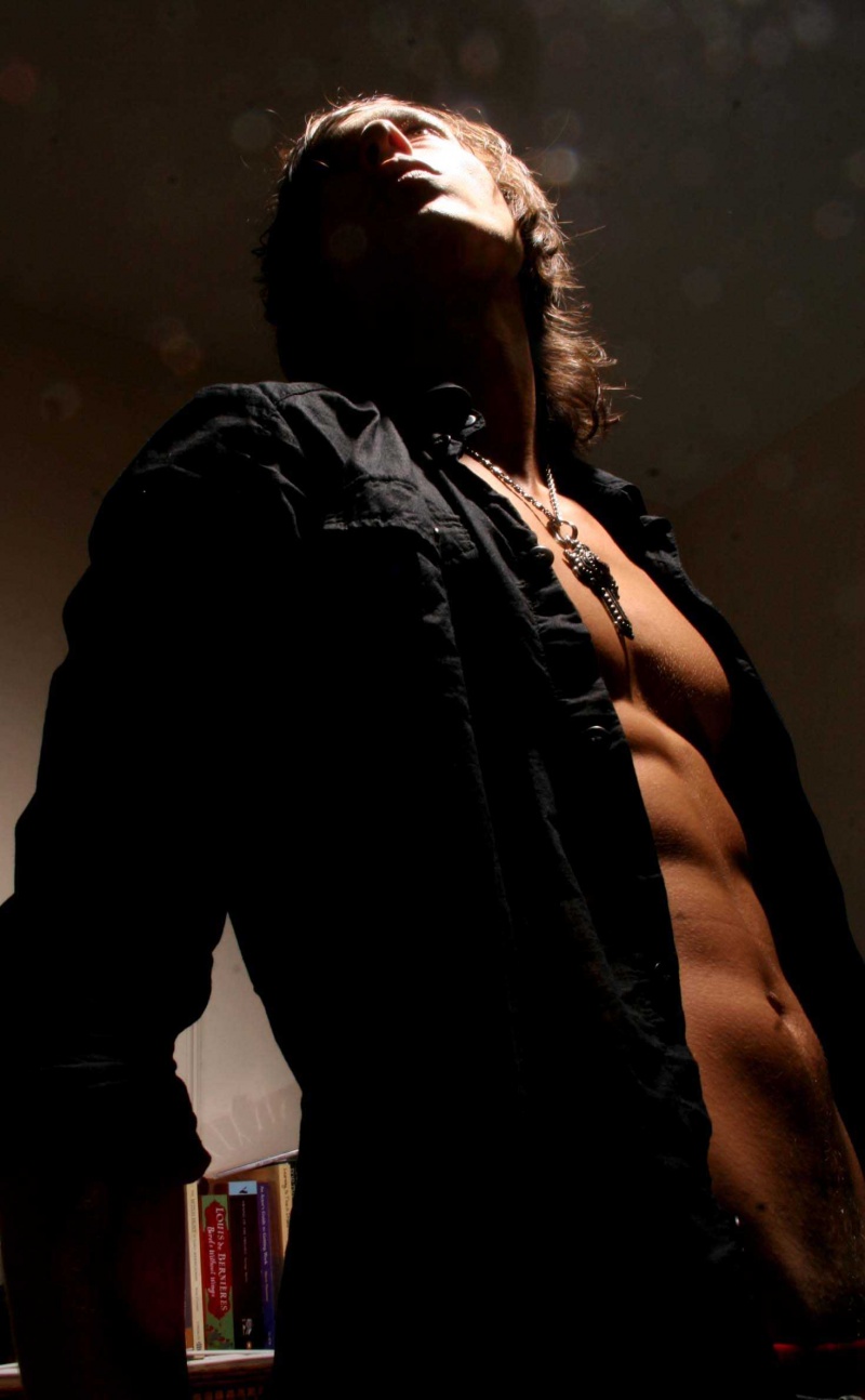 Male model photo shoot of oscar preciado