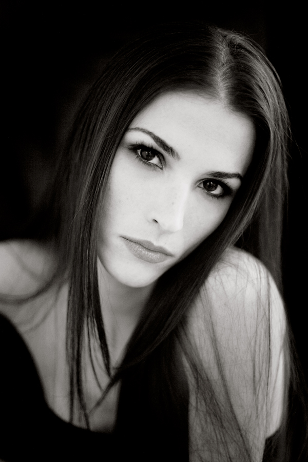 Female model photo shoot of Ellen Kern by dlphoto