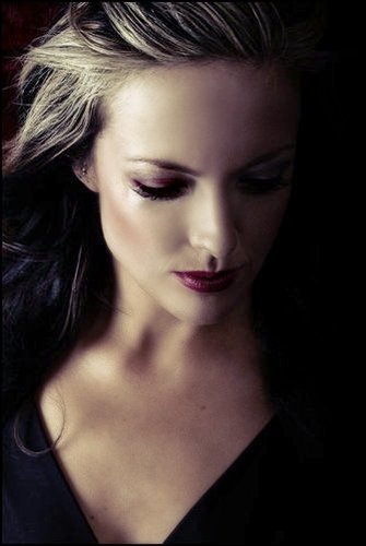 Female model photo shoot of Emma Lindsay by Kathleen Westbury in Hamilton