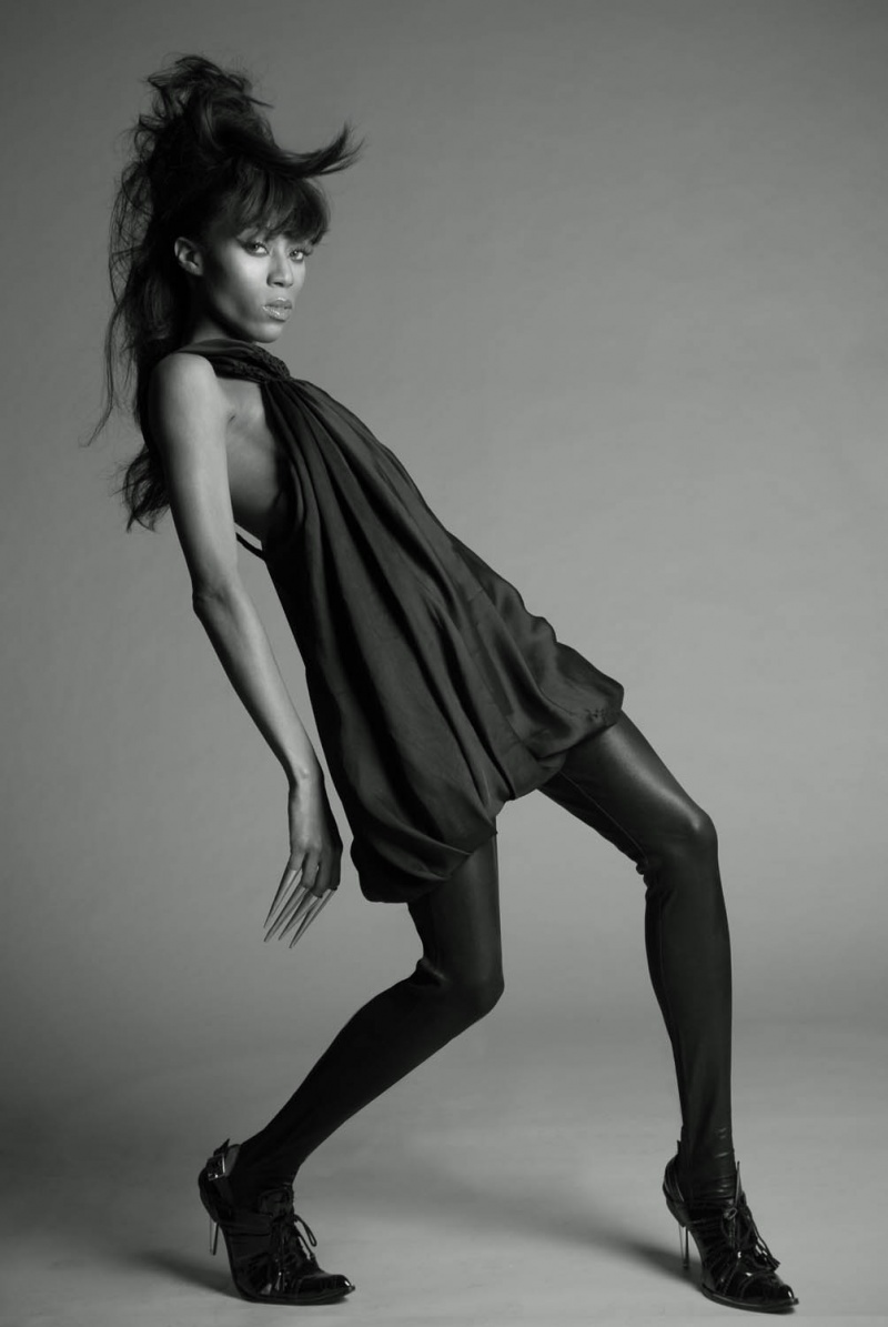 Female model photo shoot of NIKKI PHILLIP INTL LLC