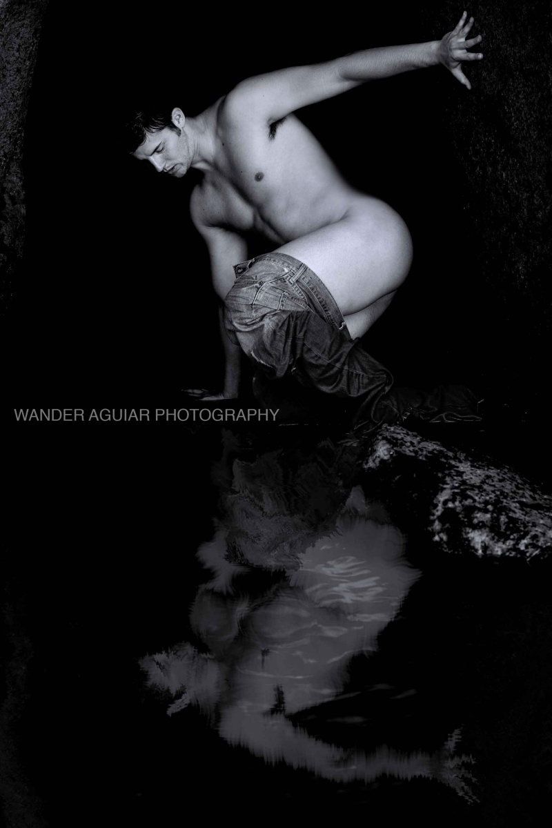 Male model photo shoot of Lcubed by WANDER AGUIAR
