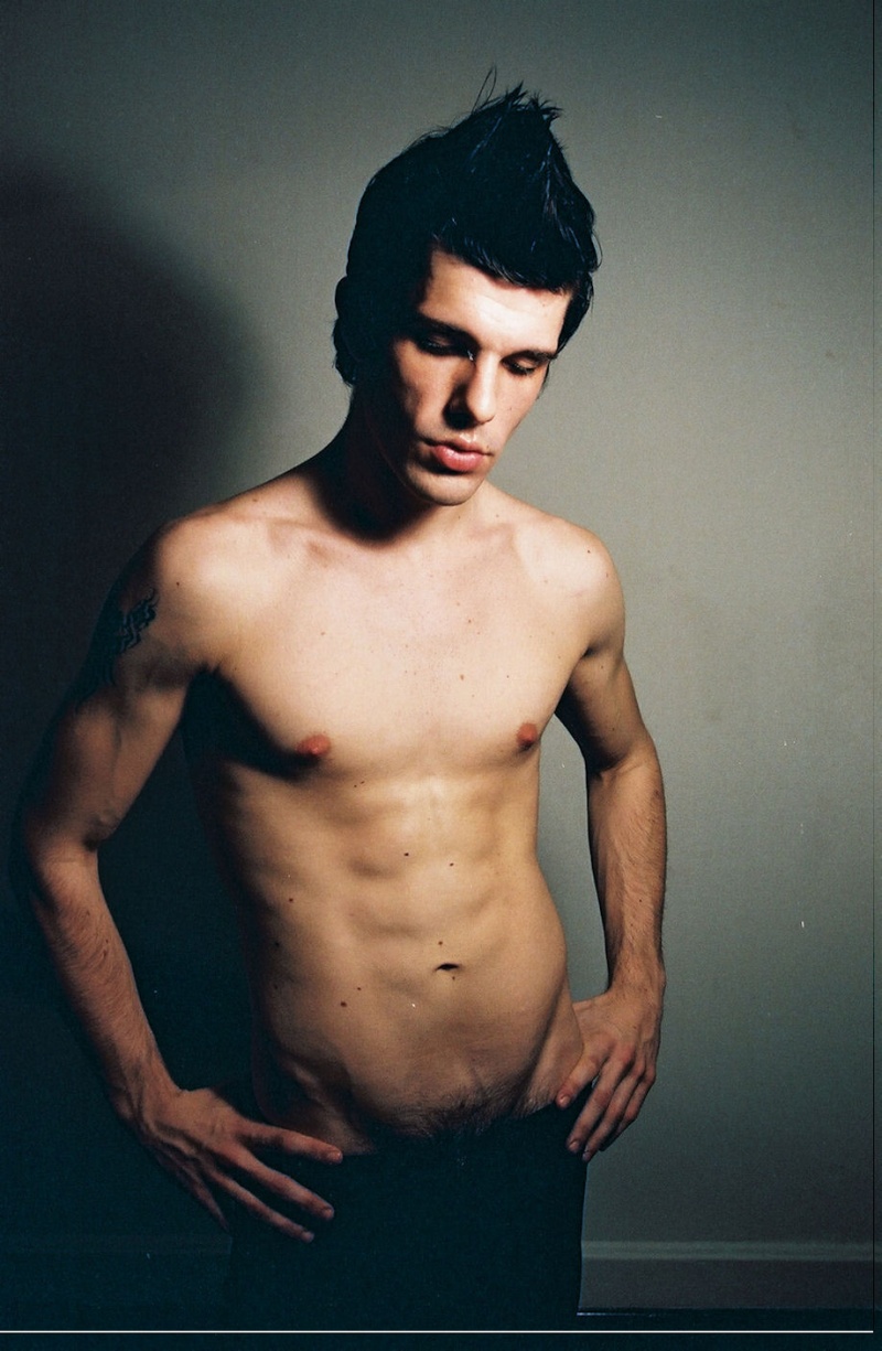 Male model photo shoot of Mat Streete