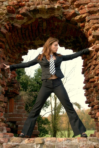Female model photo shoot of Laure Chatet in Ruine van Brederode - Santpoort