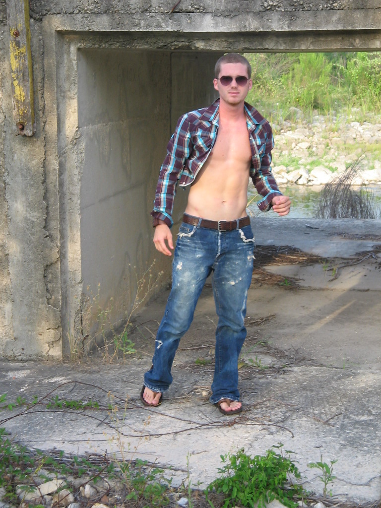 Male model photo shoot of Kian Graffigna