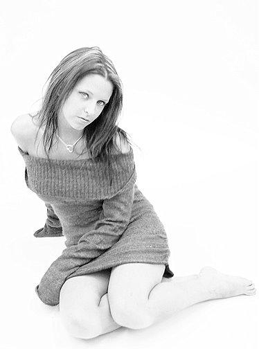 Female model photo shoot of Nikki Skyee by w3photography