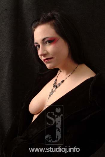 Female model photo shoot of Sinful Make-Up Artistry in Akron, Ohio