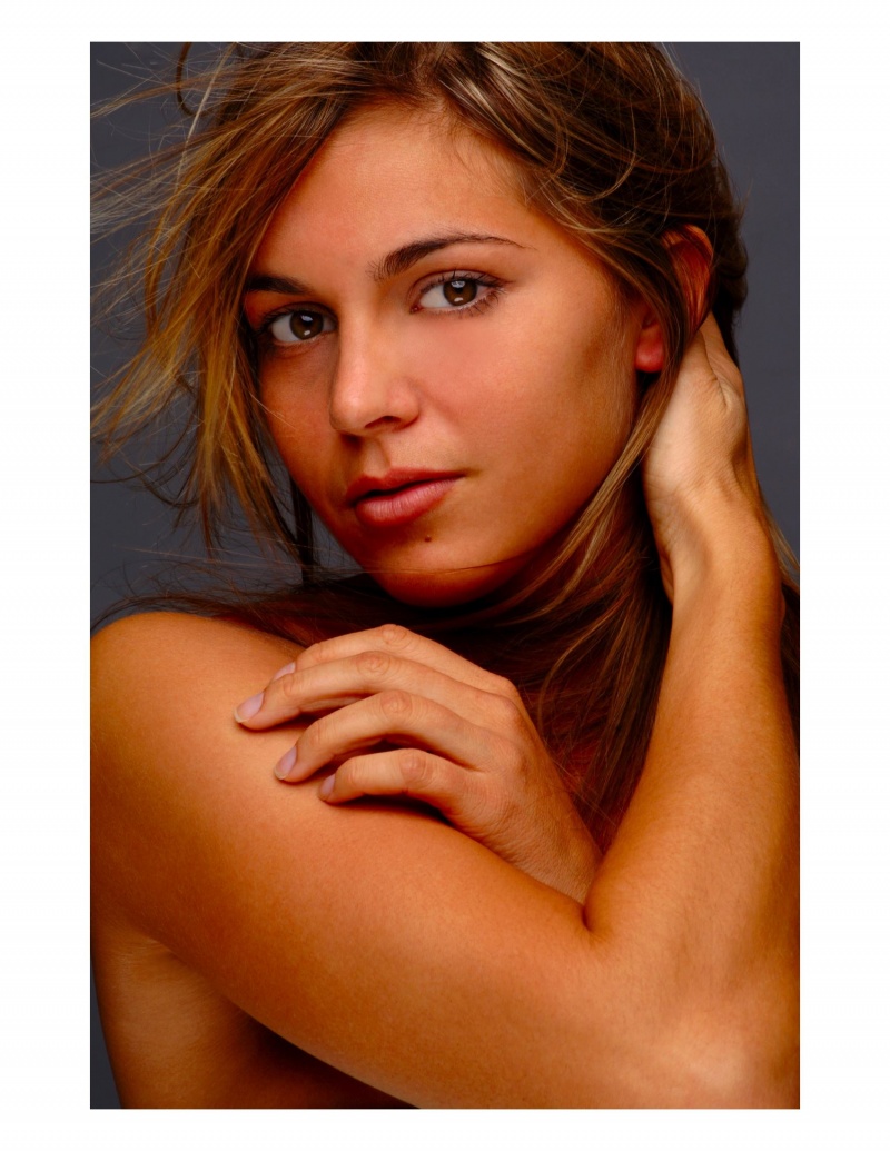Female model photo shoot of Ashton Moretti