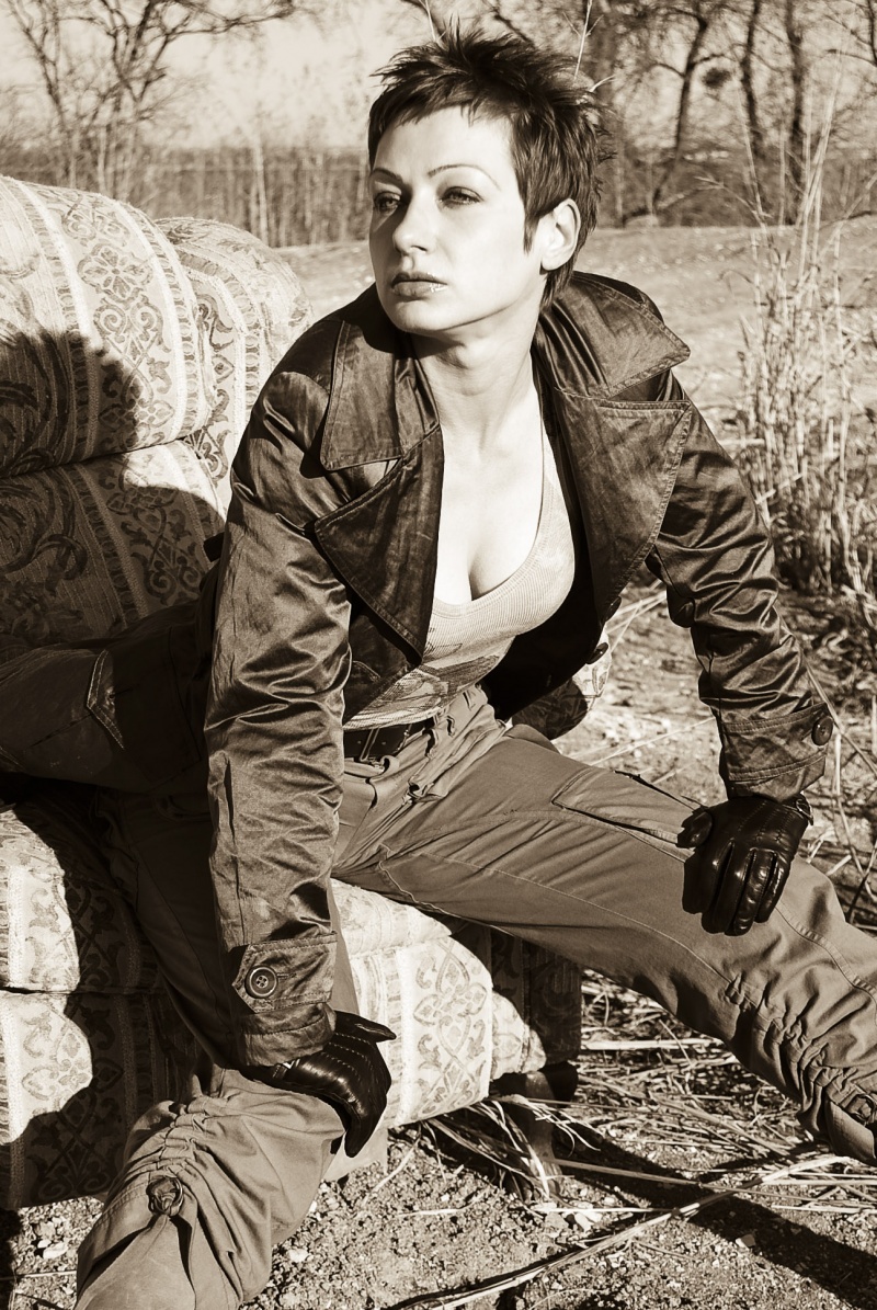 Female model photo shoot of Natasha Synelnykova