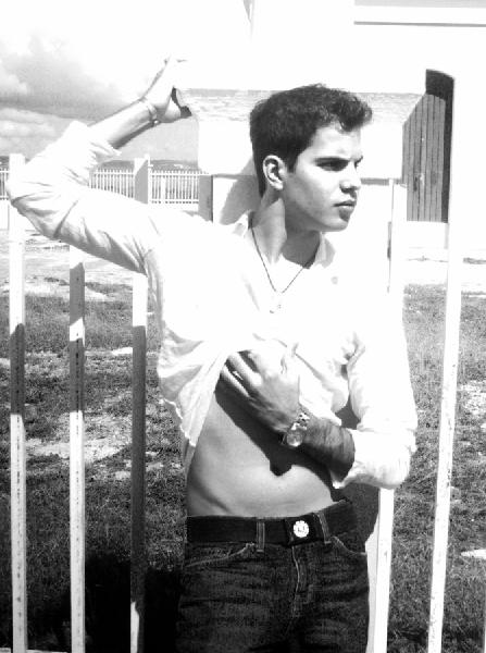 Male model photo shoot of Ricardo S