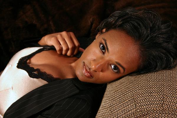 Female model photo shoot of Yausmenda by 510media in Oakland, California