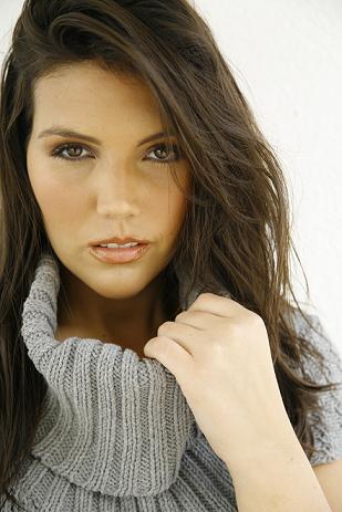 Female model photo shoot of Caitlin-Elizabeth by Kicka