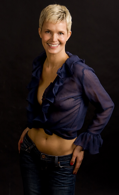Female model photo shoot of Rachel Cane