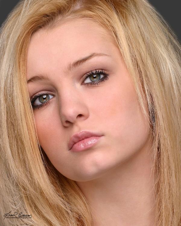 Female model photo shoot of Brittany Lynn Modeling in Birmingham Alabama