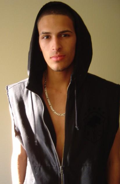 Male model photo shoot of Trey The Knuckl3Head