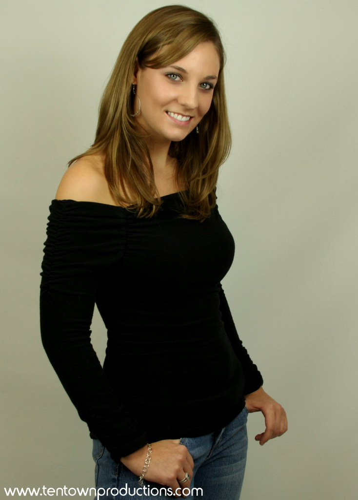 Female model photo shoot of Lisa85
