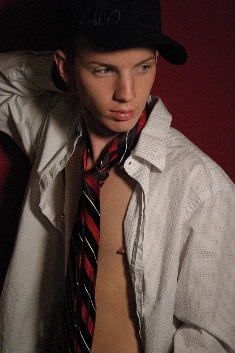Male model photo shoot of TORY CUELLAR-ROSS by Zedneram