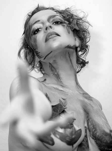 Female model photo shoot of Eva the Bodypainter
