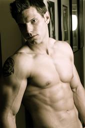 Male model photo shoot of Brian Ventimiglia