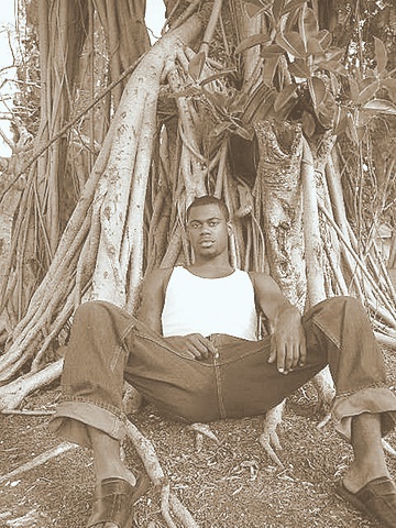 Male model photo shoot of Donte S