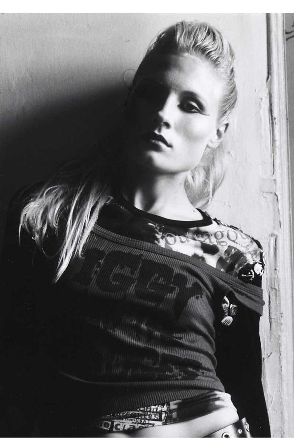 Female model photo shoot of Valery Rosser