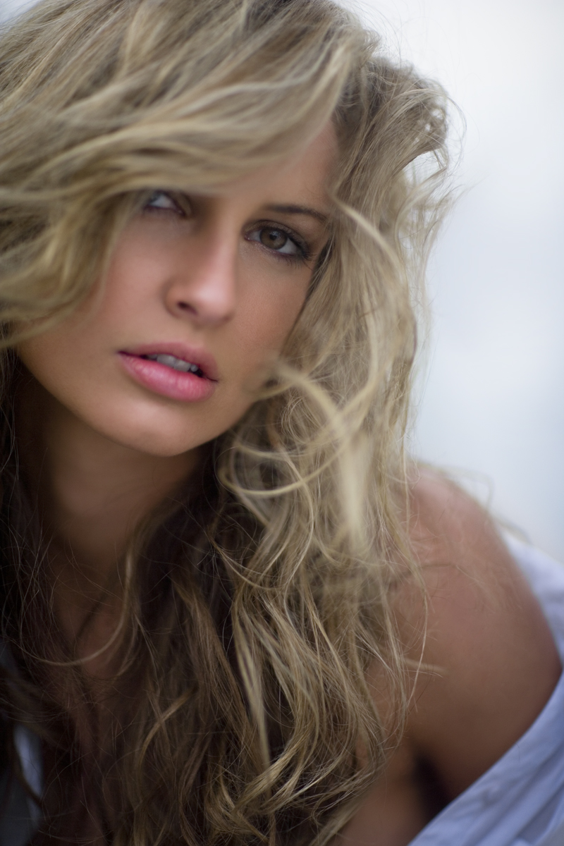 Female model photo shoot of Danielle Lyn Saunders