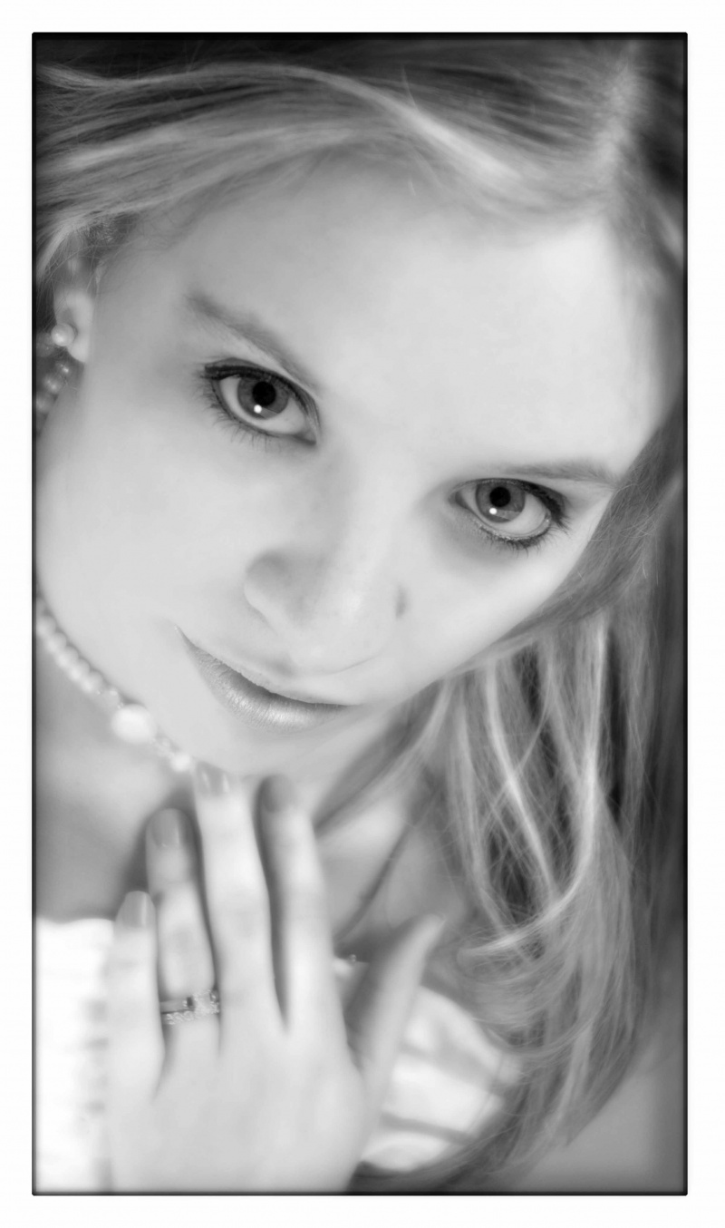 Female model photo shoot of Emily Ellen Photography