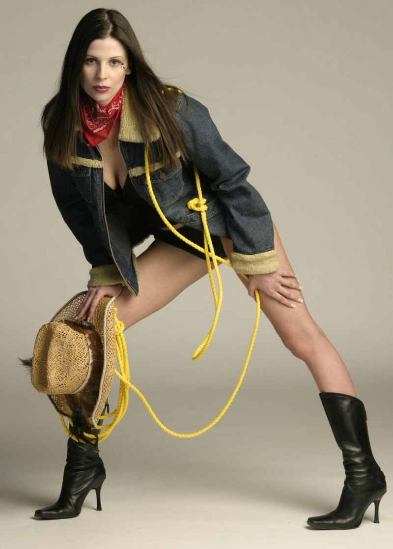 Female model photo shoot of KellyCN