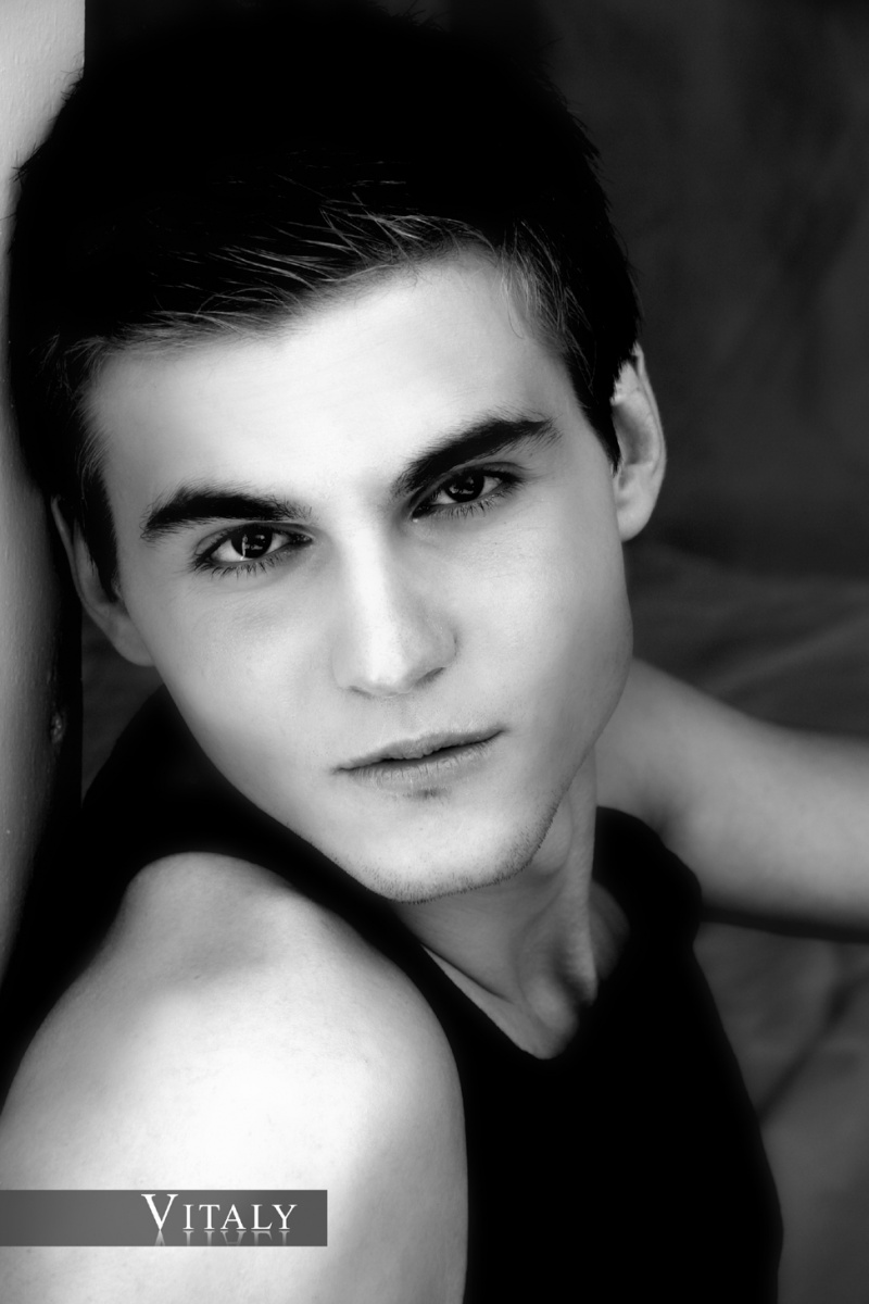Male model photo shoot of Vitaly Mekhonoshin