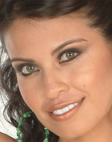 Female model photo shoot of Gabriela Arias