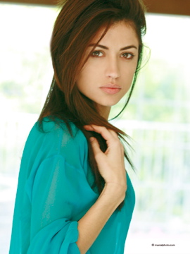 Female model photo shoot of tatyany