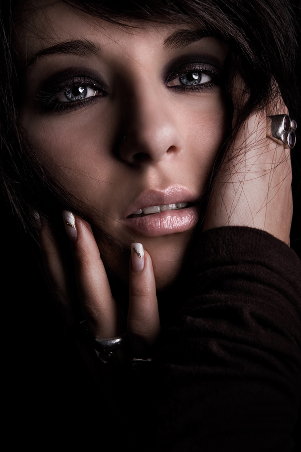 Female model photo shoot of MaryBee by eyephorie