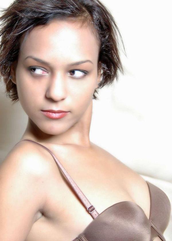 Female model photo shoot of Bronxy