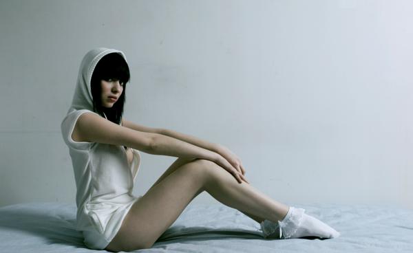 Female model photo shoot of Daniele L by kostars