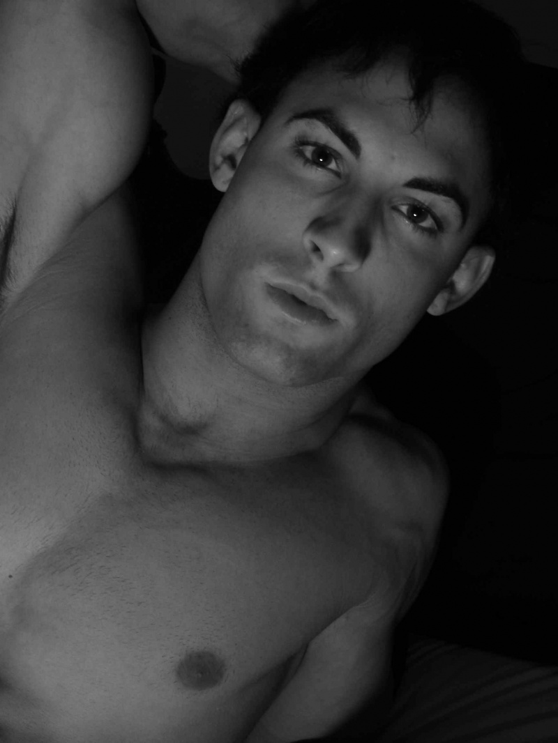 Male model photo shoot of Eric Lyons