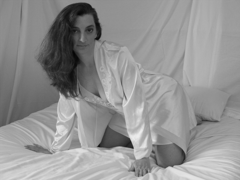 Female model photo shoot of RobinMarie by ImagesByStevenG