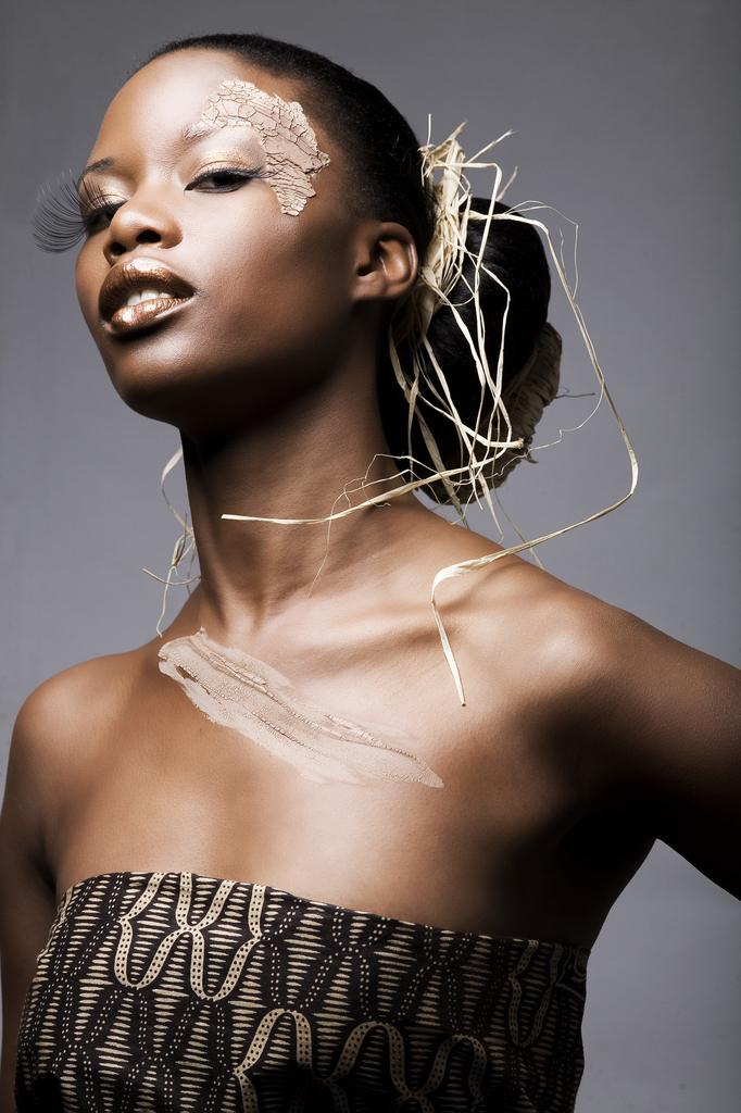 Female model photo shoot of kAYsa MaKeUp ArTISt in Paris