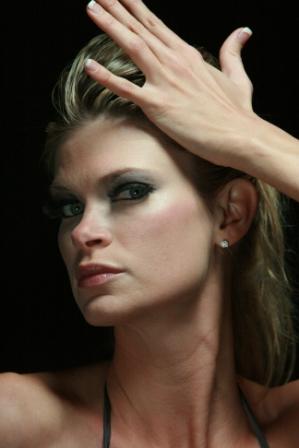 Female model photo shoot of Leslie Hayes Browne